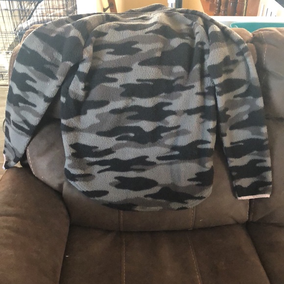 3/4 button sweatshirt - Picture 2 of 2